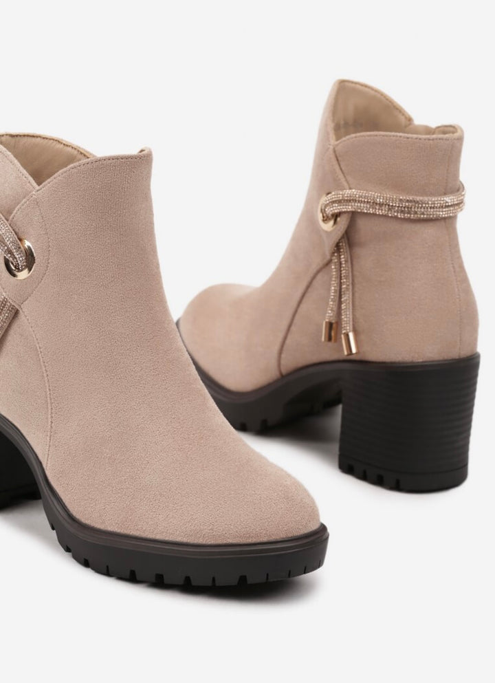 Stivaletto con tacco 8349