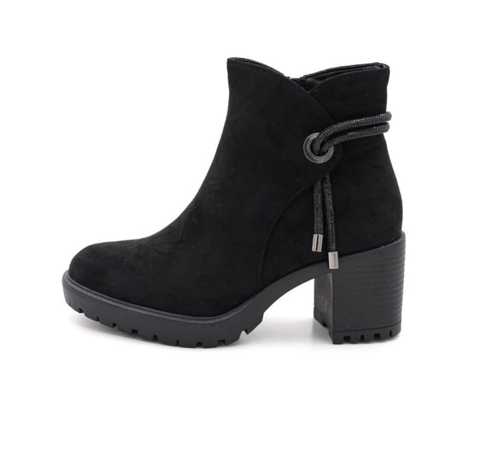 Stivaletto con tacco 8349