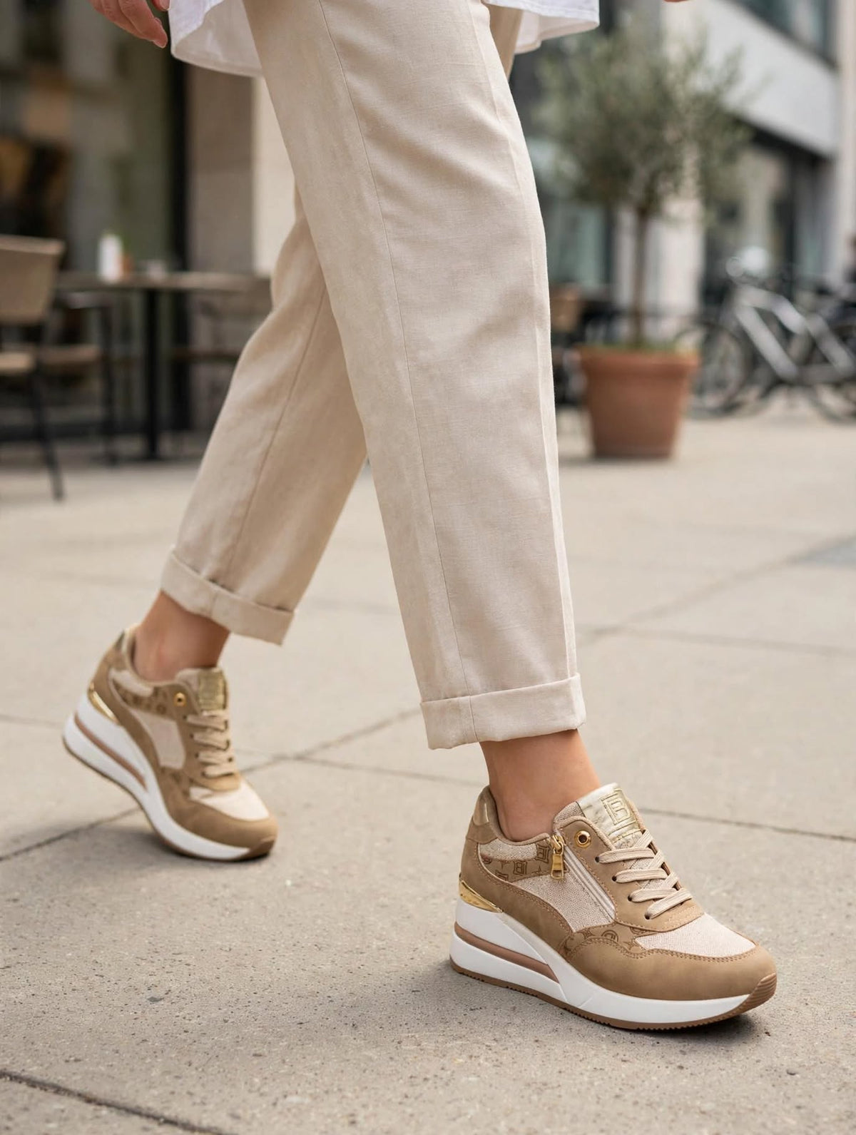 Sneakers Laura Biagiotti 9840