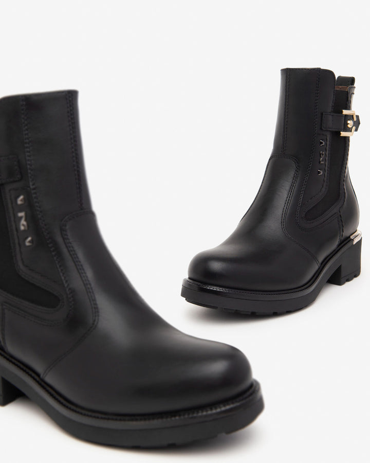 Stivaletti chelsi Nero Giardini I411880D