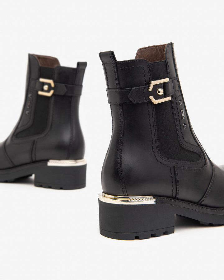 Stivaletti chelsi Nero Giardini I411880D