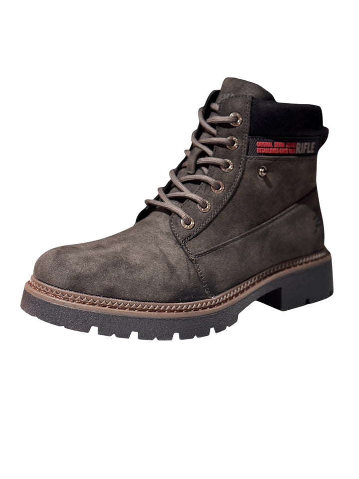 Polacco e Rifle Uomo