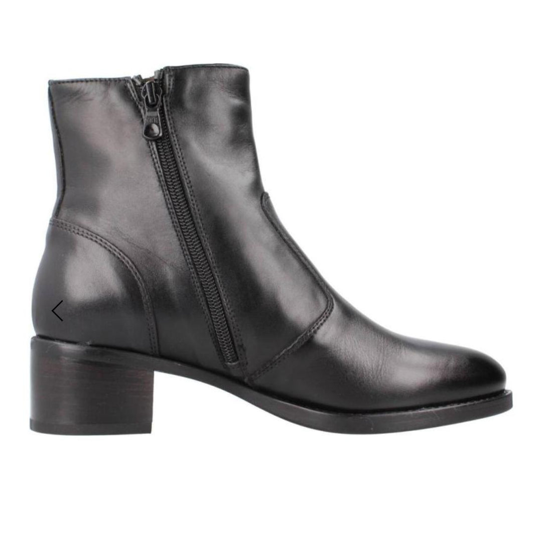 Tronchetto basso Nero Giardini I308232D